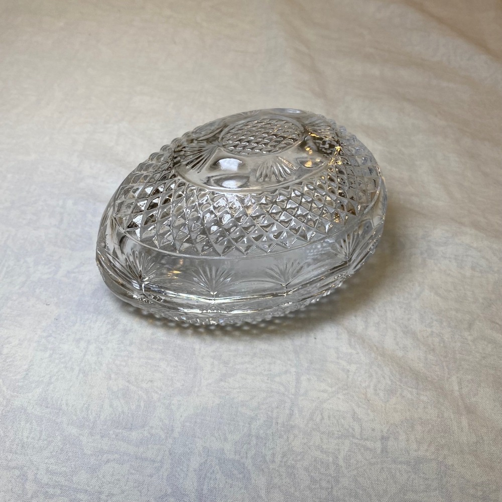 Vintage 1977‎ Avon Fostoria Clear Glass Egg Trinket Box Covered Soap Dish
